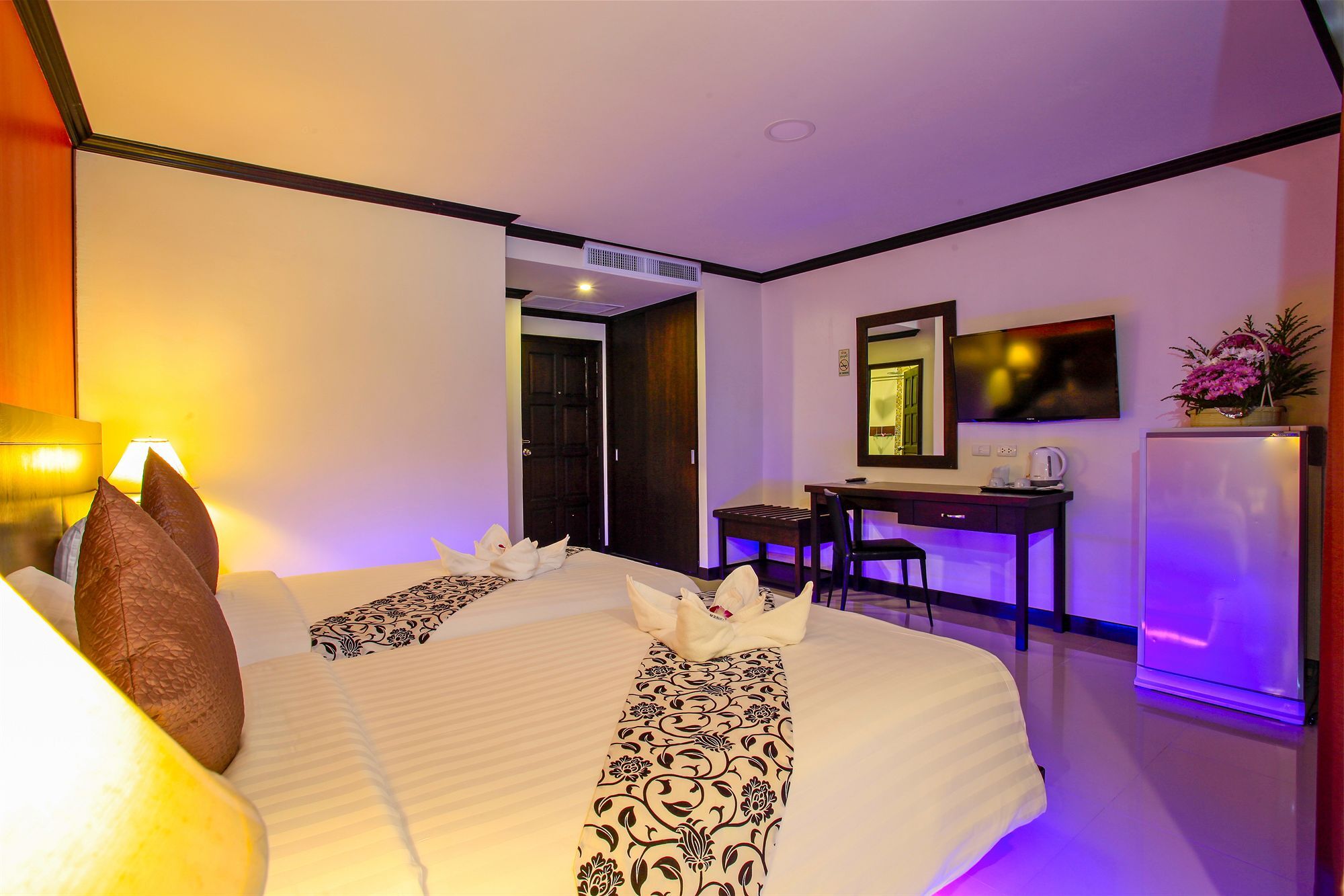 Orchid Garden Hotel Patong Екстер'єр фото